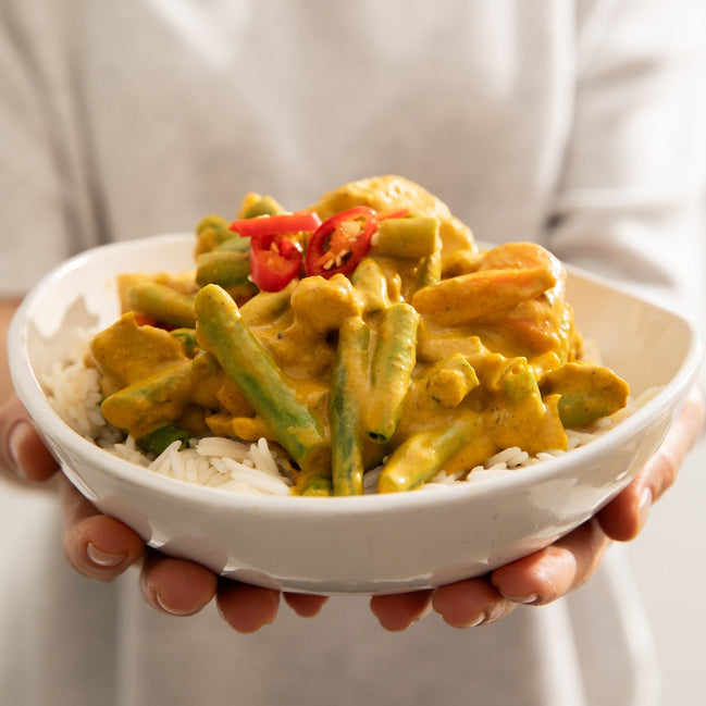 Mild Yellow Curry with Chicken - family size